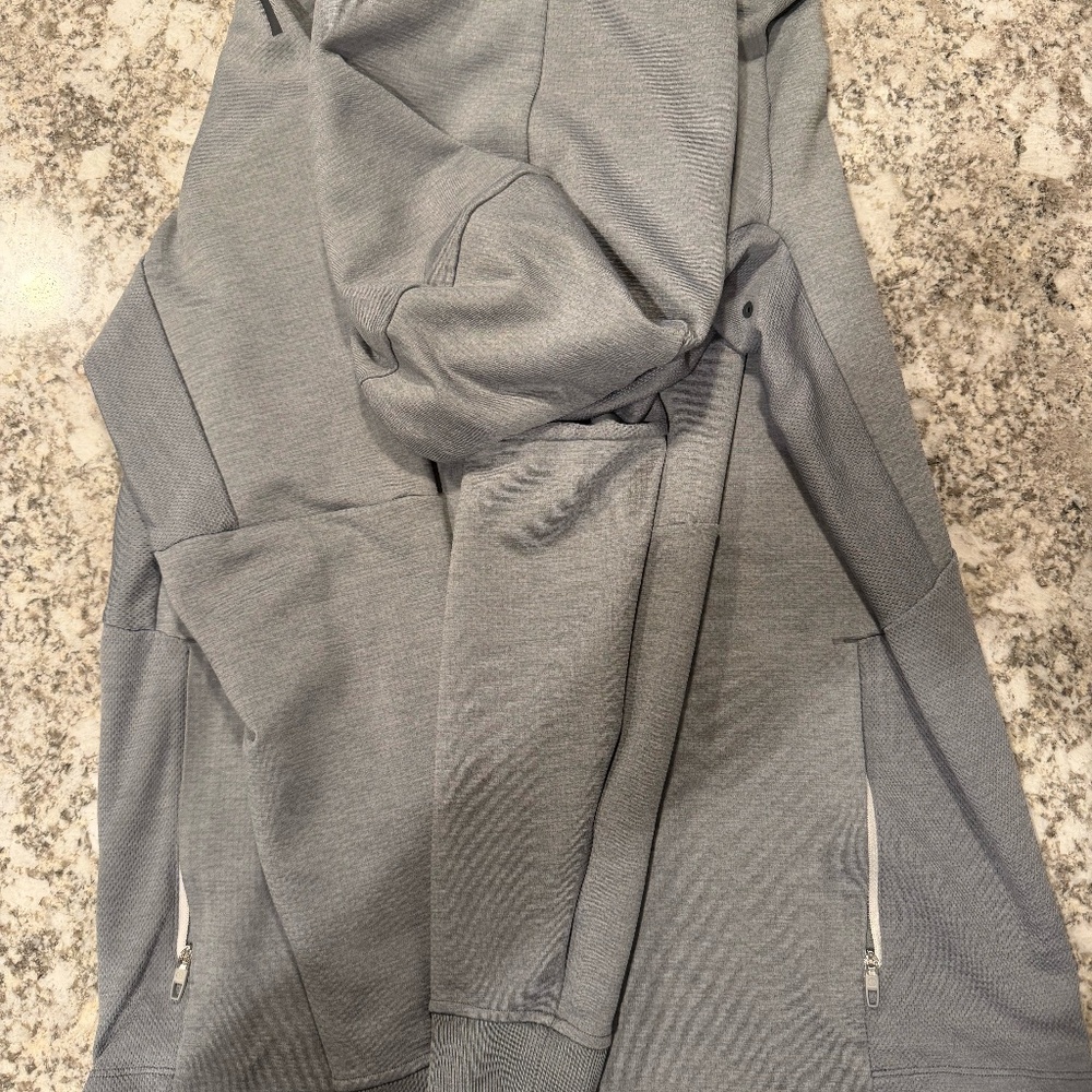 Lululemon Gray Athletic Training Hoodie Half Zip Size Medium